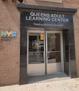 escuela de inglés cerca de mí en Queens